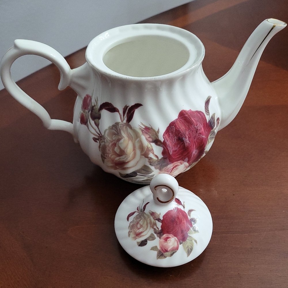 Teapot - Picture 6 of 11